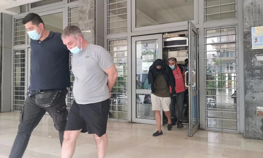 Θεσσαλονίκη: Ποινική δίωξη στους 4 Βρετανούς με τα 300 κιλά κοκαϊνης